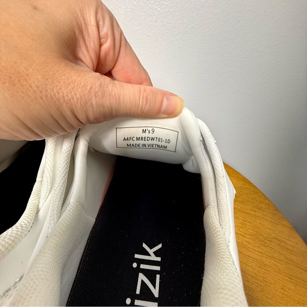 Kizik Men's Casual Athletic Shoes White | 9 - Picture 3 of 6